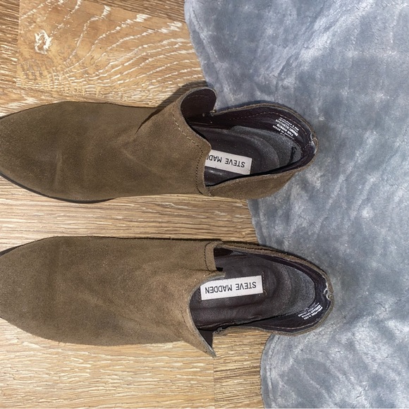 Steve Madden Suede dark olive/brown booties - Picture 3 of 7